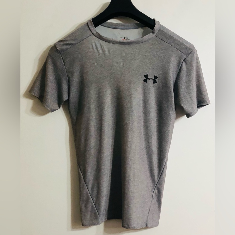 Under Armour men’s Shirt crewneck pullover crewneck gray.S